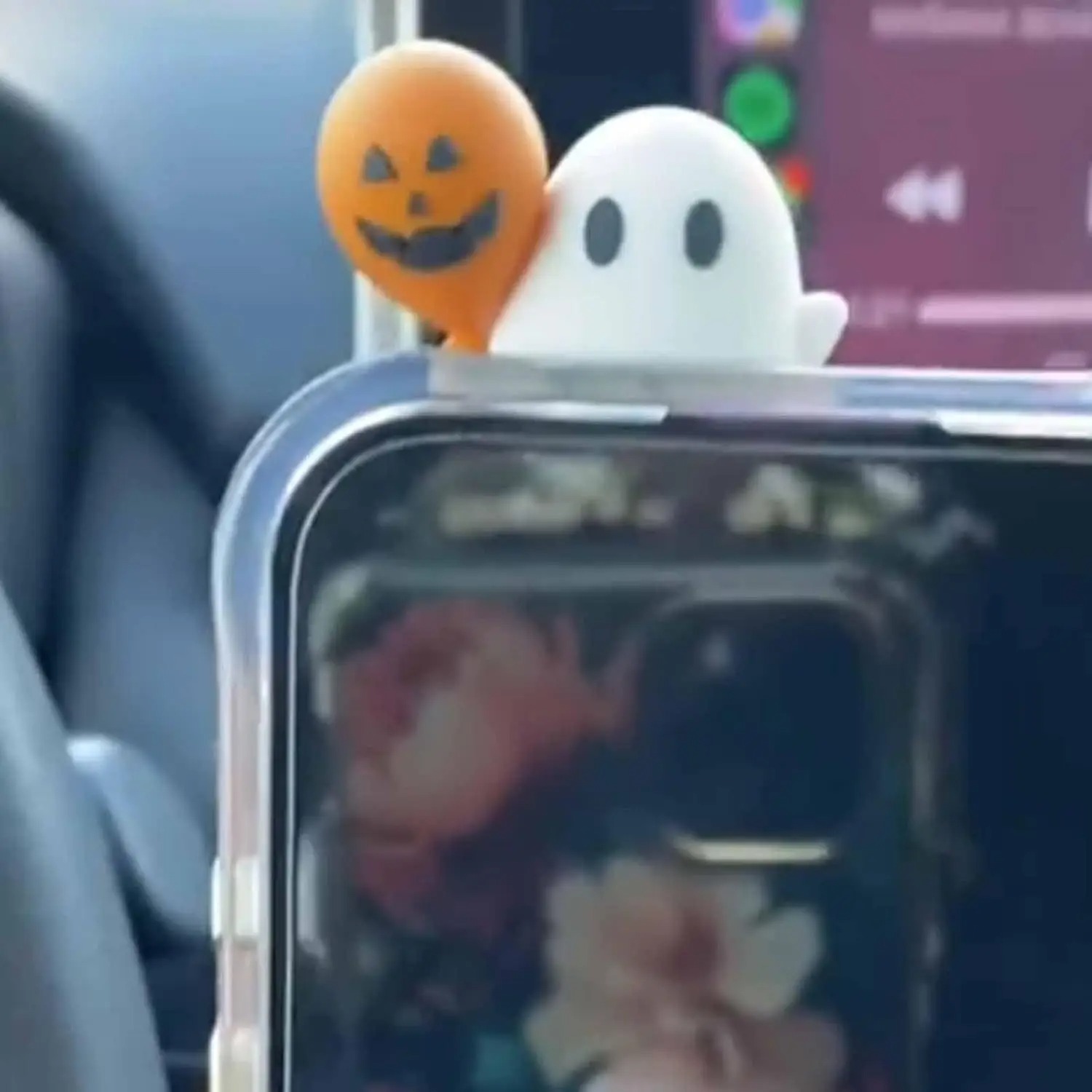 Ghostees Mystery Phone Buddy,  – обзор и цена Phone Accessories Toys